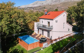 Gorgeous Home In Srinjine With Jacuzzi